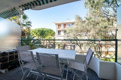 Schöne und gemütliche Wohnung mit Terrasse 4p...
