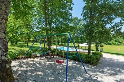 Villa in Juršići mit Schwimmbecken