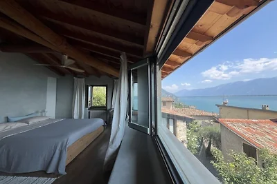 Casa de vacaciones en Gargnano con piscina.