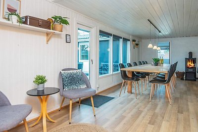 Geräumiges Ferienhaus in Ørsted mit Sauna