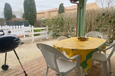 Pavillon mit Pool 300 m vom Strand entfernt
