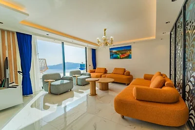 Villa in Kalkan mit Schwimmbecken