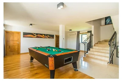 Villa in Tinjan met zwembad