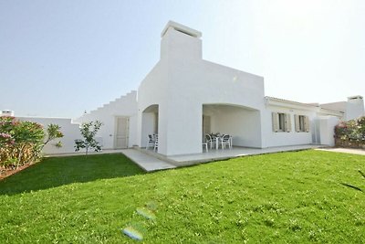 Villa in Brindisi mit Schwimmbecken