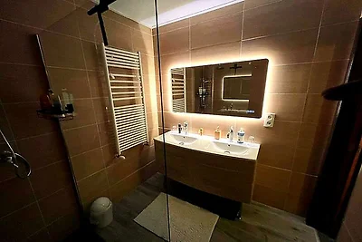 Hundefreundliches Zuhause mit Schaumbad