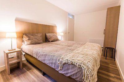 Luxuriöse Villa mit Geschirrspüler in der Nat...