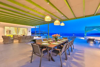 Villa in Kalkan mit Schwimmbecken