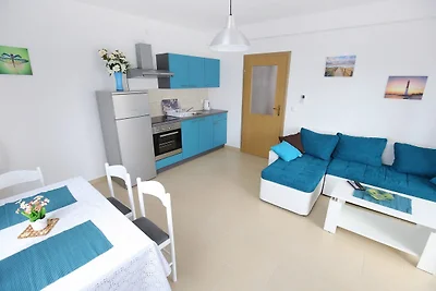 Apartments Kapetan - Two Bedroom Apartment wi...