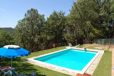 Tipica casa toscana in pietra antica