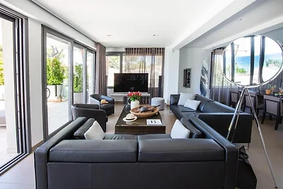 Luxury Seafront Villa with 2 Private Pools