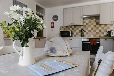 Cottage nel tranquillo villaggio di Sticker, ...