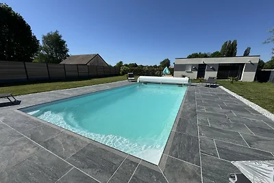 Komfort am Pool in der Nähe von Le Mans
