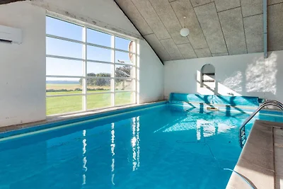 Scenic Pool House Retreat - By Traum...