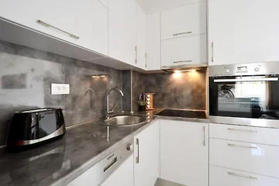 Apartment Sunshine Trogir - Three Bedroom Apa...