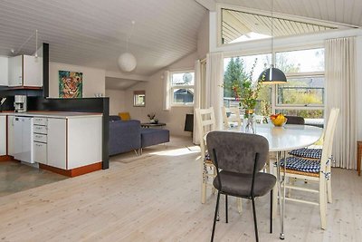 6 Personen Ferienhaus in Egå
