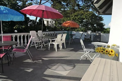 Vakantiehuis in Dziwnówek bij het Strand