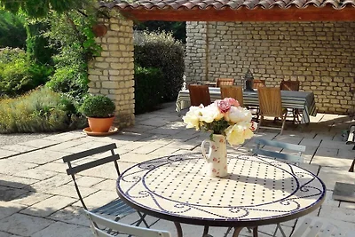 Hütte in Gordes mit Schwimmbecken