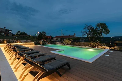 Luxuriöse Villa mit Pool in Sveti Bartul