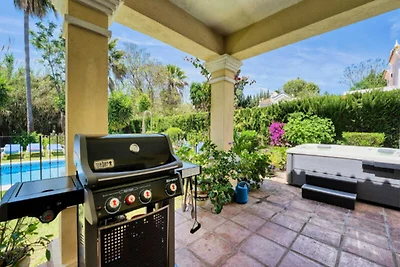 Villa bei Marbella mit beheiztem Pool