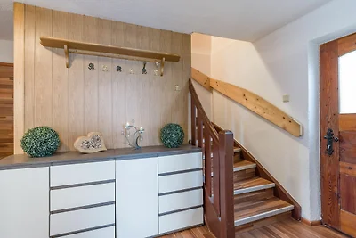 Ferienhaus mit Bergblick und Garten in Fügen
