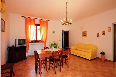 Bella casa colonica a Passignano con piscina