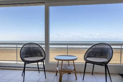 Angenehme Wohnung direkt am Meer mit Terrasse