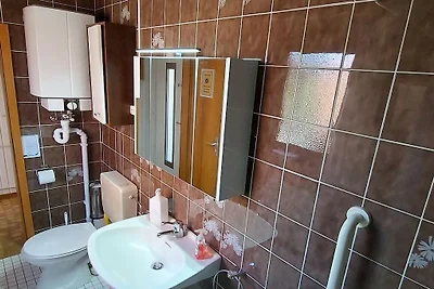 Bungalow in Niesgrau mit Schwimmbecken