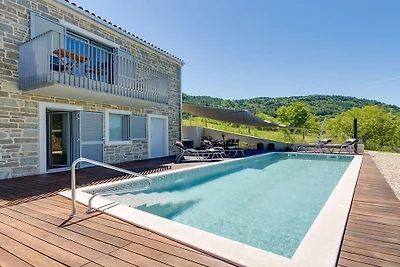 Villa in Buzet mit Schwimmbecken