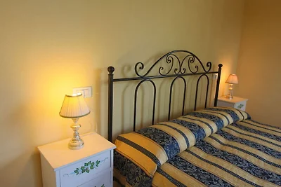 Appartamento in agriturismo con piscina e ari...