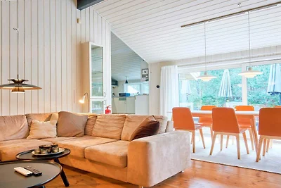 8 Personen Ferienhaus in Nexø-By Traum