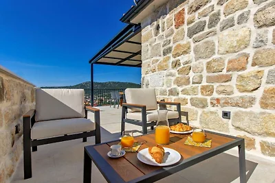 Villa in Vinišce mit Schwimmbecken