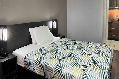 Studio 6 West Palm Beach, Fl_1 Queensize bed