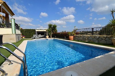 Großzügige Villa mit Swimmingpool in Algorfa