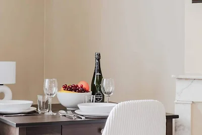 2P Renoviertes Herz von Cannes