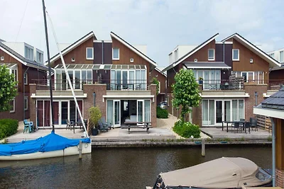 Apartment am Seeufer in Uitgeest für 6...