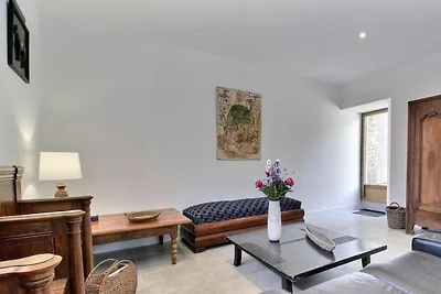 Schönes Ferienhaus in Neulliac