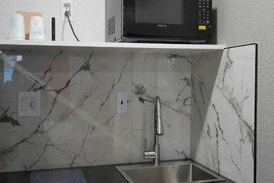 2 Queensize Bedden | Ns | Keuken
