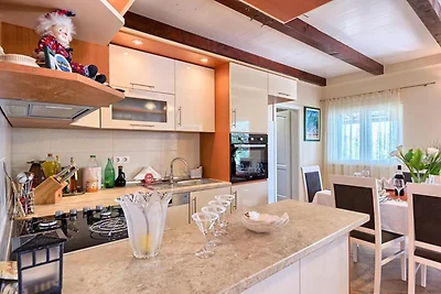 Villa Renata - FourBedroom Beachfront Villa w...
