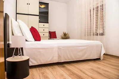 Four Bedroom Holiday Home