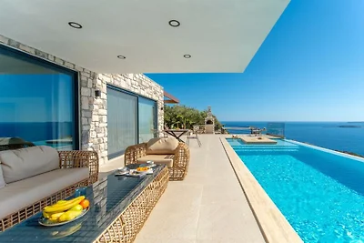 Villa in Kas mit Schwimmbecken