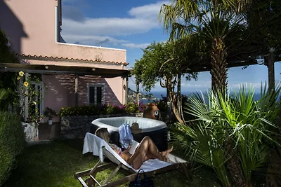 Villa in Praiano mit Meerblick und Whirlpool