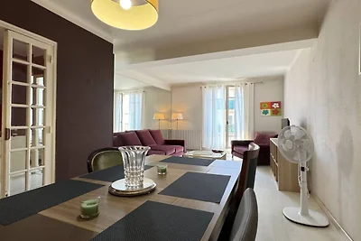 Apartment mit Parkplatz und Terrasse
