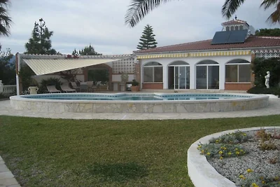 Villa in Torrox mit Schwimmbecken