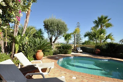 Modernes Ferienhaus in Lagos mit eigenem Pool