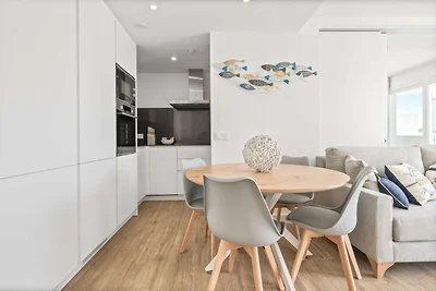 Modern 3-pax Apt & Solarium ALCAZABA LAGOON...