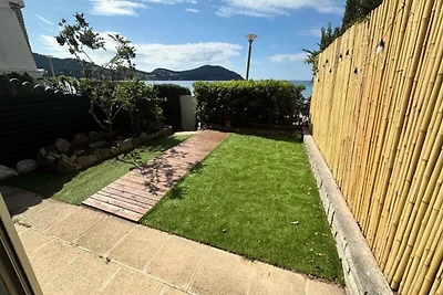 Apartment in Saint-Cyr-sur-Mer am Meer