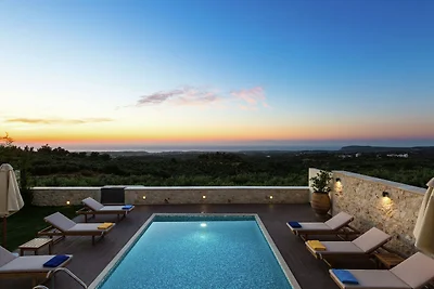 Villa in Arkadi mit Pool & Meer in der Nähe