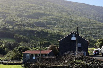 Accogliente casa in pietra tipica della regio...