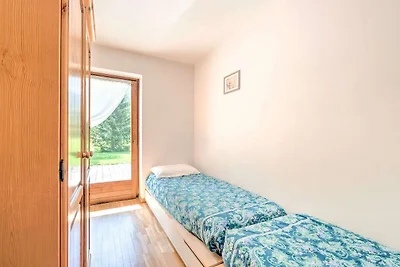 Geräumiges Chalet mit Garten in Tirol in...