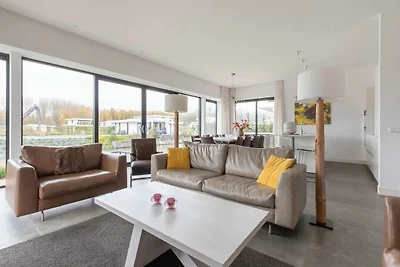 Gloednieuwe luxe villa